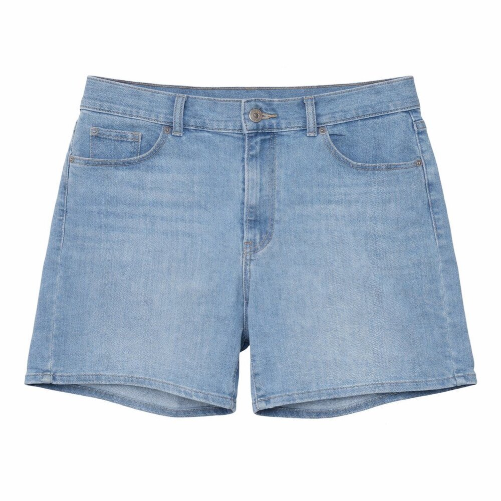 LEVI STRAUSS Classic Shorts Light Wash Blue Jean Shorts Size 29 (7.5” inseam)
